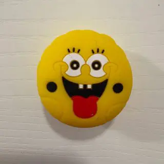 ⸻

✨ ¡NOVEDAD SUPER CHULA EN LILIGROW! ✨
Si eres fan de las resinas… y de Bob Esponja, este botecito te va a FLIPAR 😍💛

🧽 Bote de silicona premium
✔️ Antiadherente
✔️ Súper resistente
✔️ Cierre seguro
✔️ Tamaño perfecto para llevar tus resinas a cualquier parte

Y lo mejor… ¡con diseño de Bob Esponja! Una monada que además es práctica, discreta y duradera 🤩

🌿 Ya disponible en Liligrow
Pásate por tienda y llévate el tuyo antes de que vuelen… porque vuelan 👀🔥. 

#liligrow #resinas #parafernalia